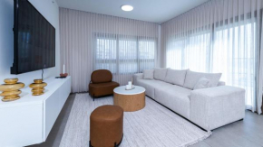 O&O Group - SeaFront Luxurious 3 BR Apartment